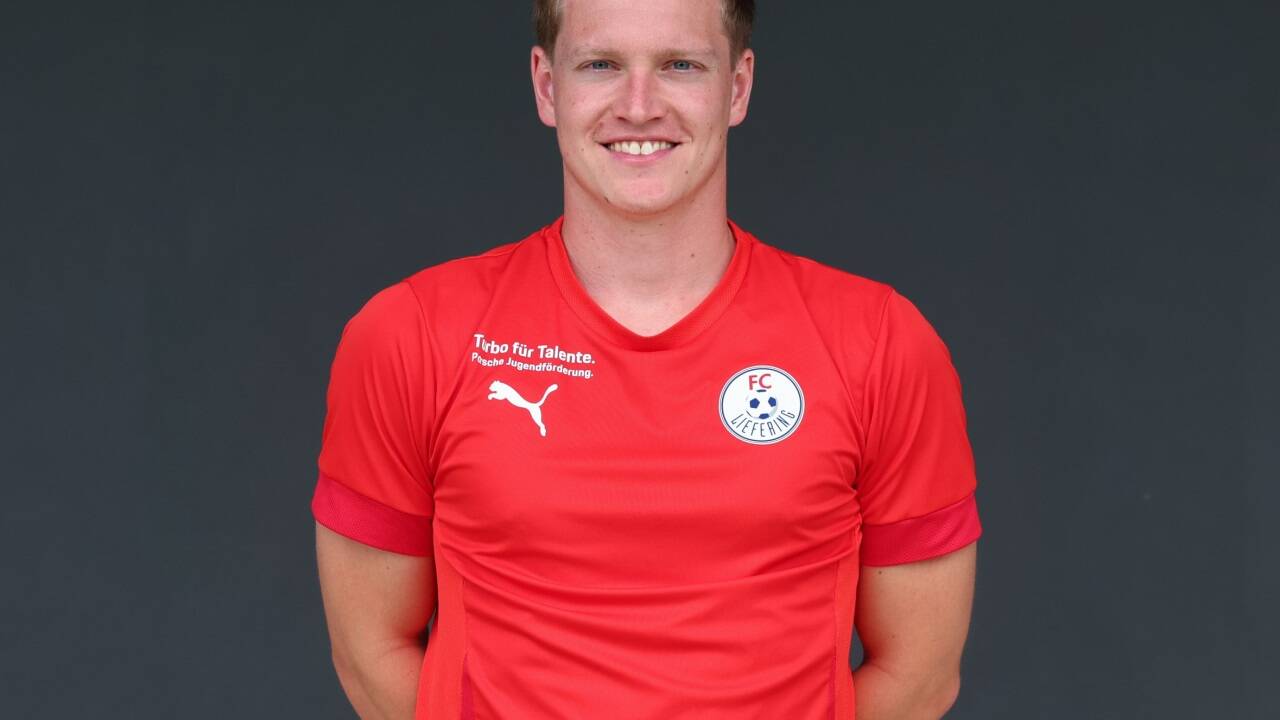 Maximilian Mayer arbeitet für den FC Liefering. 
