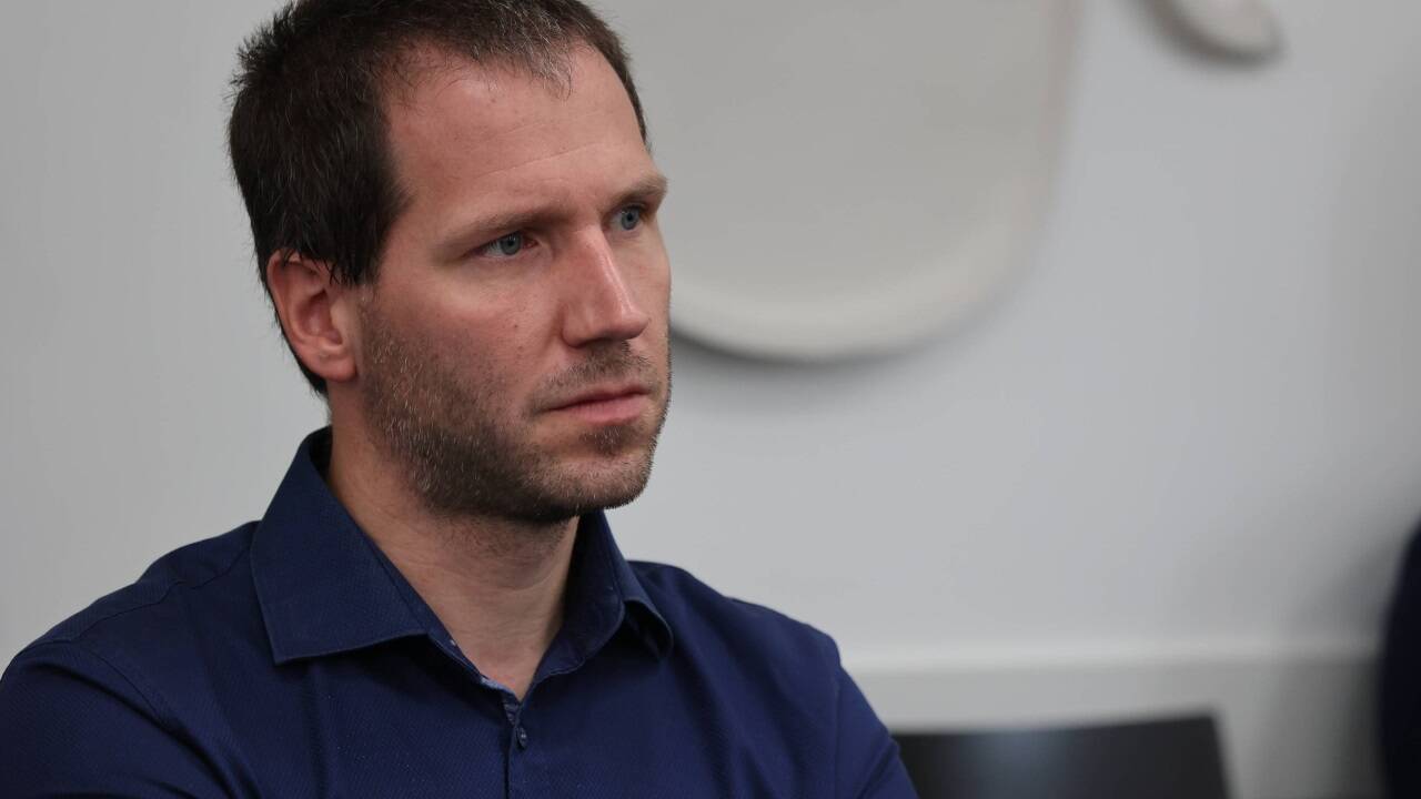Patrick Prömer bei einer Sitzung im Salzburger Landtag, bei der er als aufmerksamer Zuhörer anwesend war. Patrick Prömer bei einer Sitzung im Salzburger Landtag, bei der er als aufmerksamer Zuhörer anwesend war.