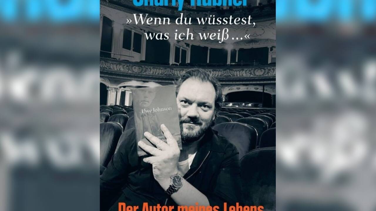 <Schriftwechsel14>Buch: Charly Hübner, „Wenn du wüsstest, was ich weißÖ“ – Neun Versuche zu Uwe Johnson, Suhrkamp-Verlag, Berlin 2024.</Schriftwechsel14>  <Schriftwechsel14>Buch: Charly Hübner, „Wenn du wüsstest, was ich weißÖ“ – Neun Versuche zu Uwe Johnson, Suhrkamp-Verlag, Berlin 2024.</Schriftwechsel14>
