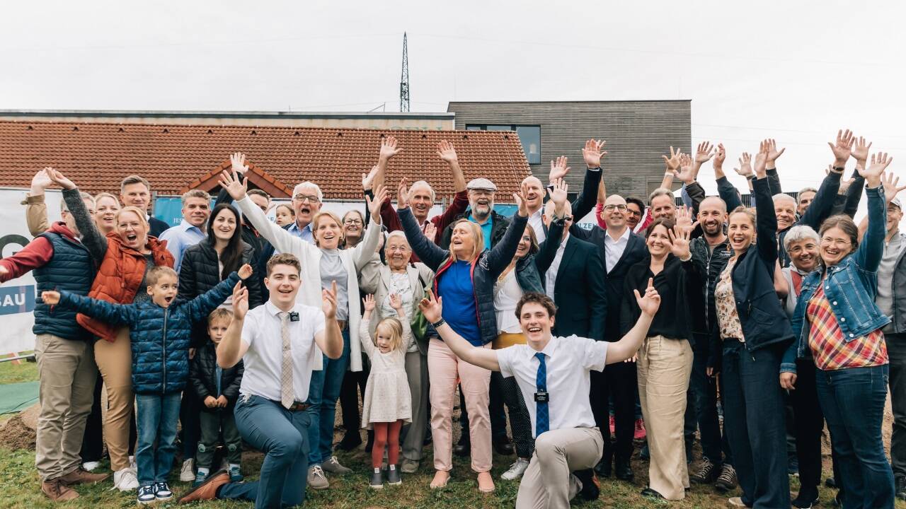 Die Kirchengemeinschaft feierte den Spatenstich. 
