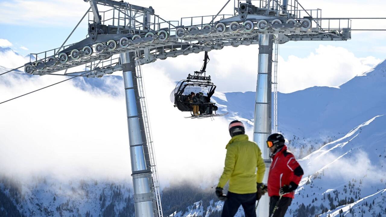Die heimischen Skigebiete starten mit dem Karten-Vorverkauf. Die Preise sind im Vergleich zur Vorsaison um rund fünf Prozent gestiegen. Die heimischen Skigebiete starten mit dem Karten-Vorverkauf. Die Preise sind im Vergleich zur Vorsaison um rund fünf Prozent gestiegen.