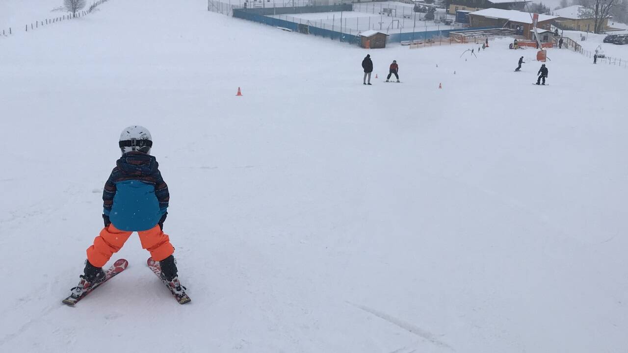 Kinder sollen in Goldegg weiterhin das Skifahren lernen können.  