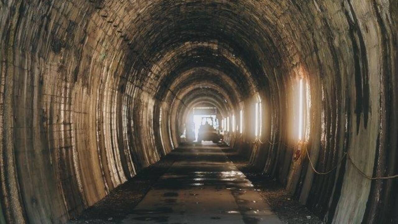Der 131 Meter lange Tunnel der ehemaligen Schleppbahn für den Kraftwerksbau. 