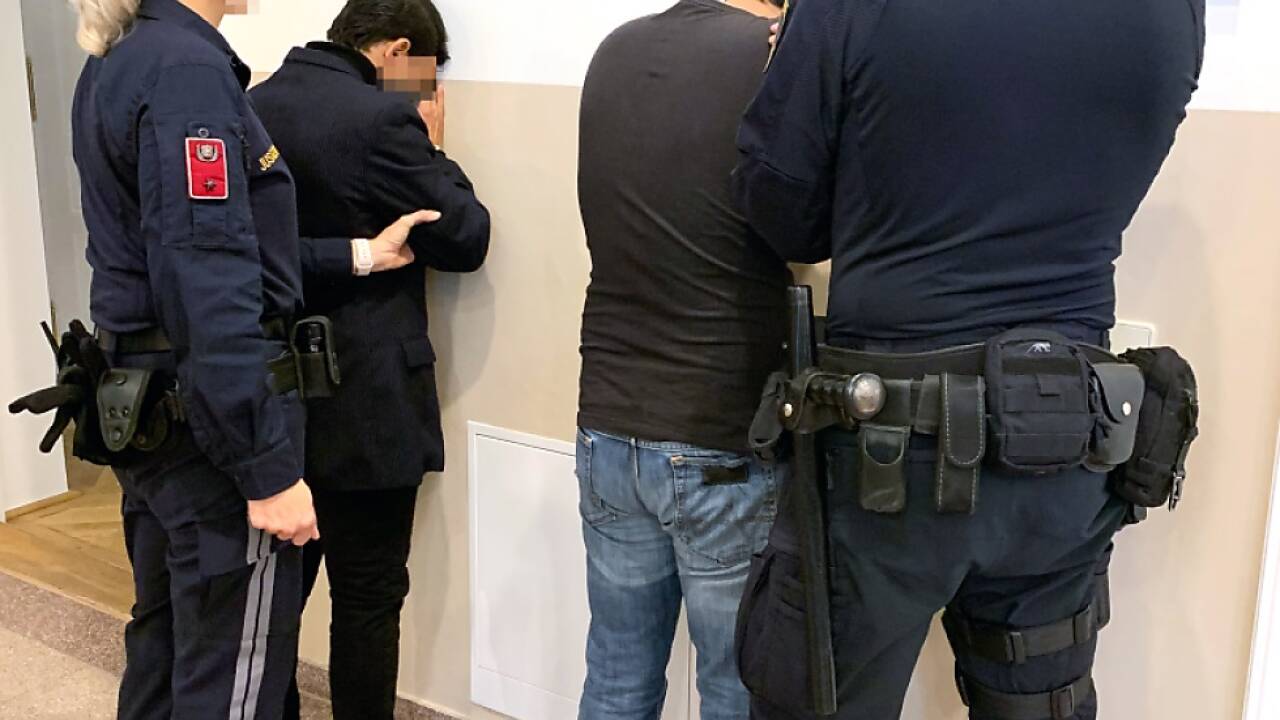 Die beiden Männer wurden aus der U-Haft vorgeführt 
