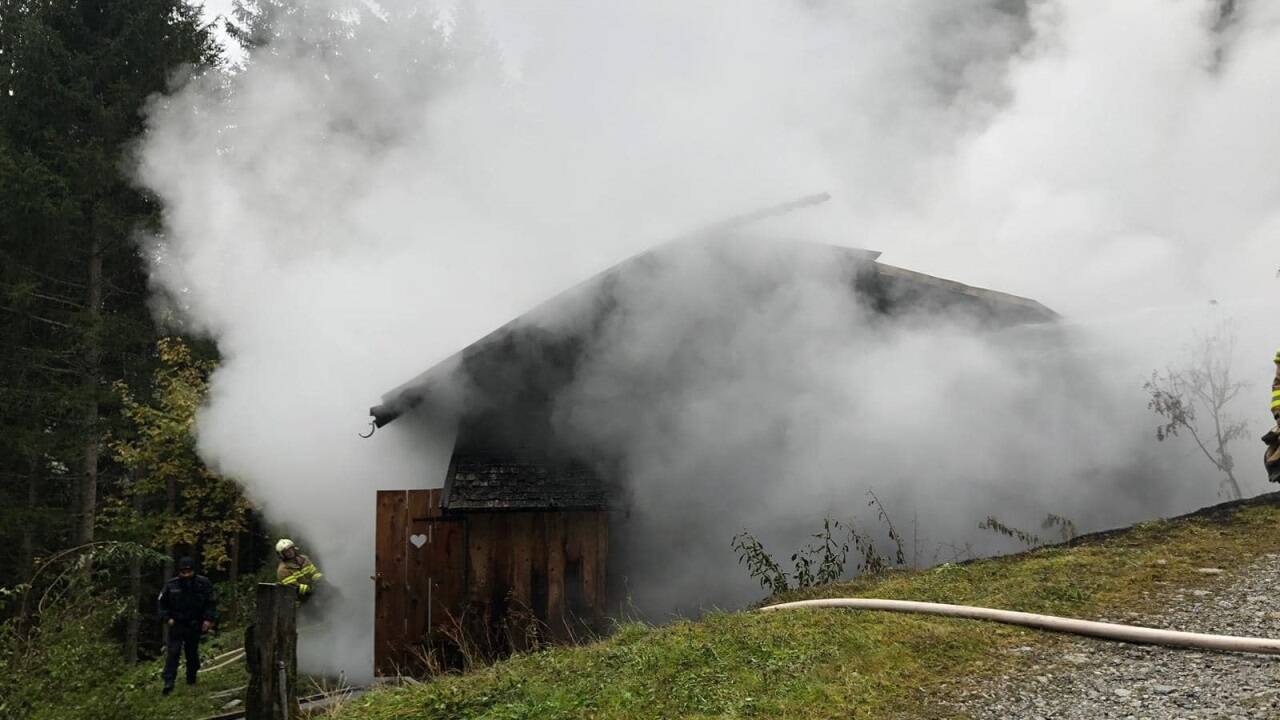 Zwischen 70 und 80 Feuerwehrkräfte waren im Einsatz.  Zwischen 70 und 80 Feuerwehrkräfte waren im Einsatz.