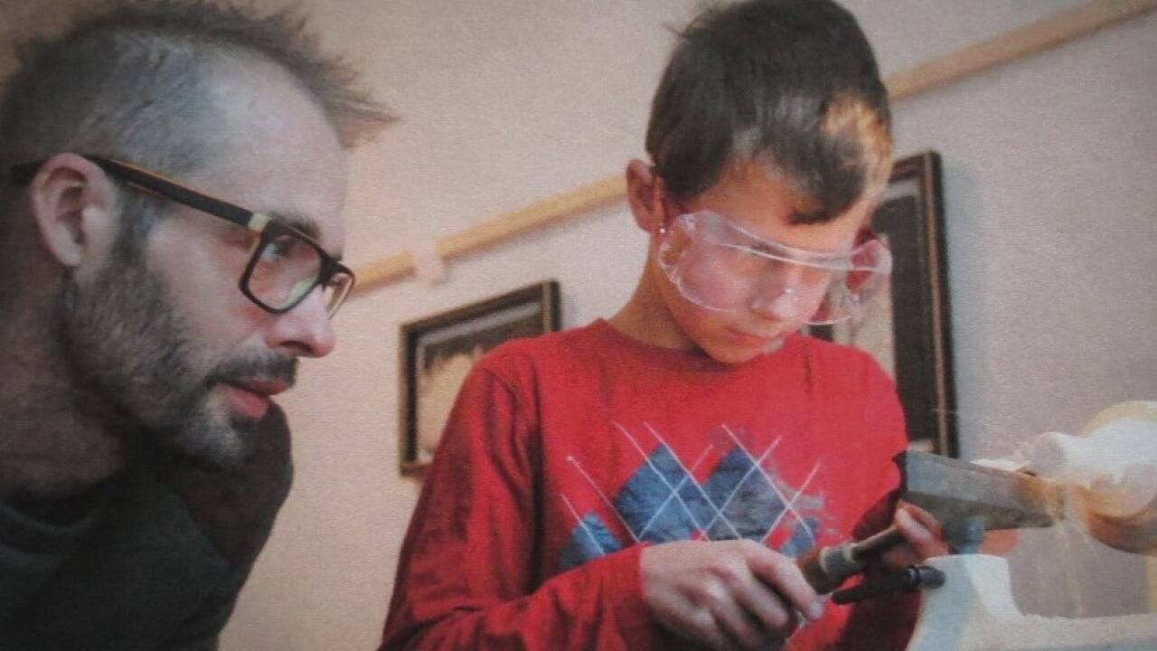 Holzdrechselkurs für einen begabten Schüler.  Holzdrechselkurs für einen begabten Schüler.