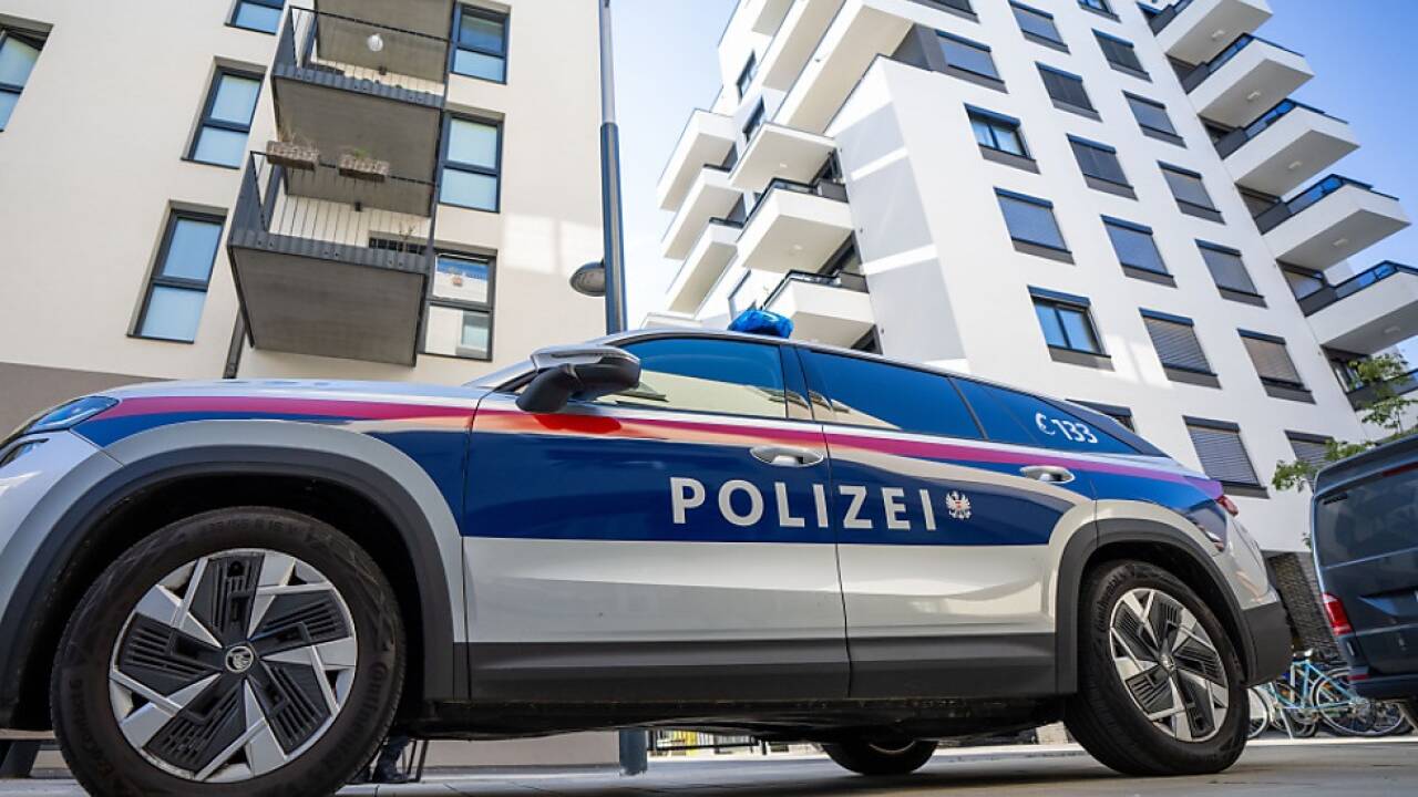 Polizeieinsatz in einem Wohnhaus in Wien-Favoriten  Polizeieinsatz in einem Wohnhaus in Wien-Favoriten