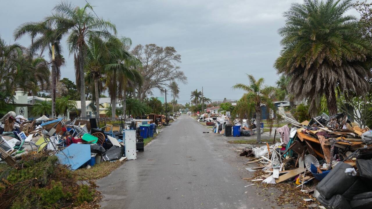 Warten auf Hurrikan „Milton“: Bereits Hurrikan „Helene“ sorgte in Florida für Trümmerlandschaften. Warten auf Hurrikan „Milton“: Bereits Hurrikan „Helene“ sorgte in Florida für Trümmerlandschaften.