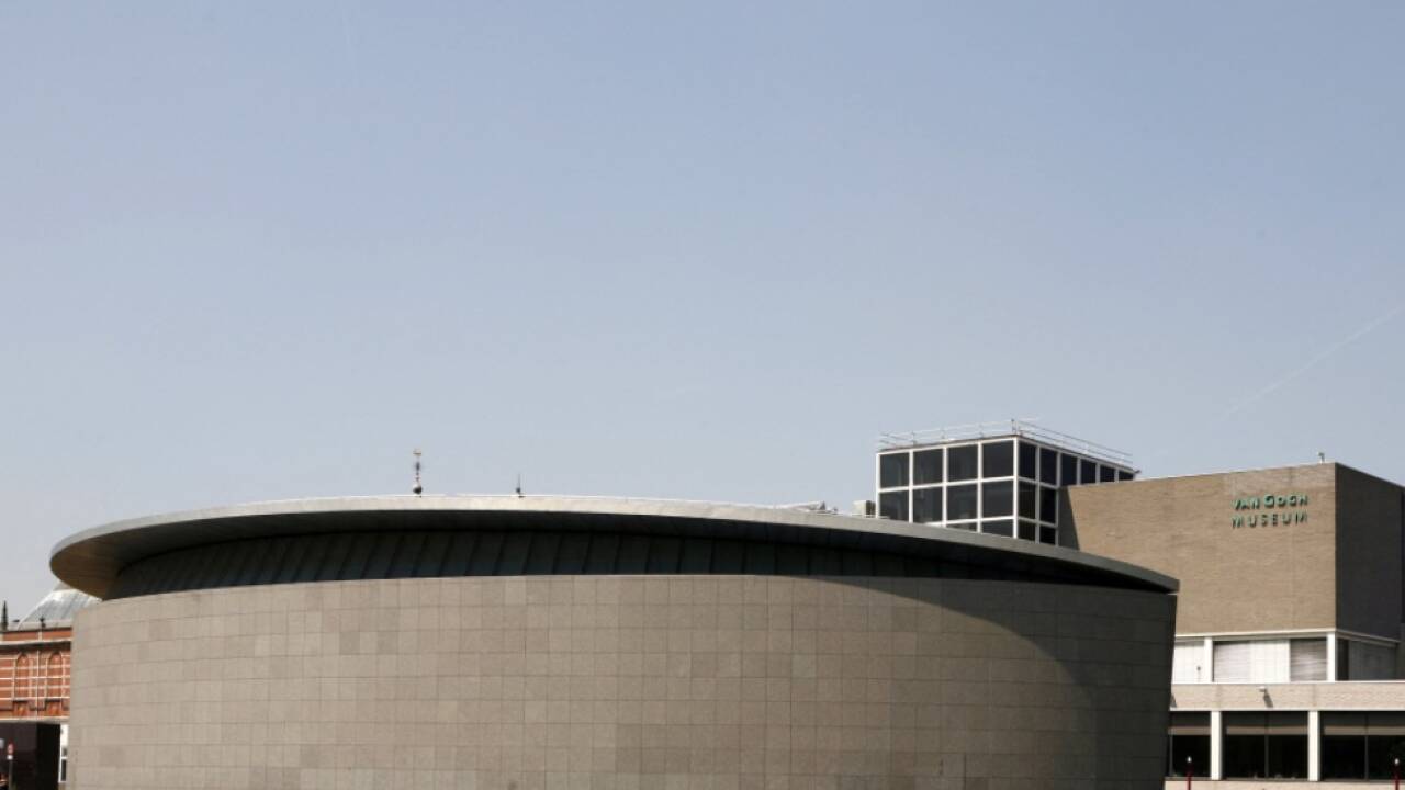 Im Inneren geht es bunter zu: Das Amsterdamer Van Gogh Museum 