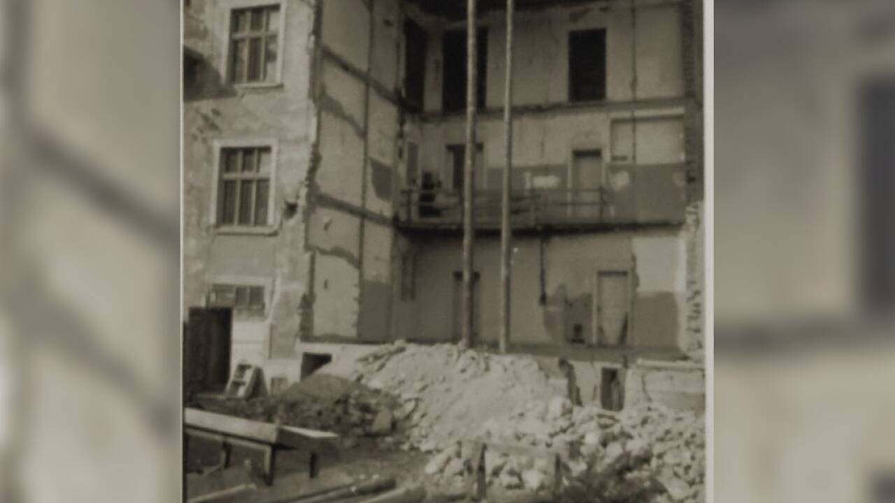 Das Elternhaus in Schallmoos wurde stark beschädigt bei den Bombenangriffen im Herbst 1944. 