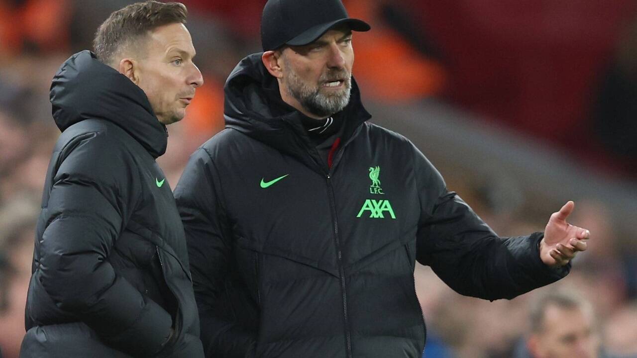 Salzburg-Trainer Pepijn Lijnders (l.) und der neue Red-Bull-Fußballboss Jürgen Klopp haben beim englischen Traditionsclub Liverpool jahrelang erfolgreich zusammengearbeitet. Salzburg-Trainer Pepijn Lijnders (l.) und der neue Red-Bull-Fußballboss Jürgen Klopp haben beim englischen Traditionsclub Liverpool jahrelang erfolgreich zusammengearbeitet.