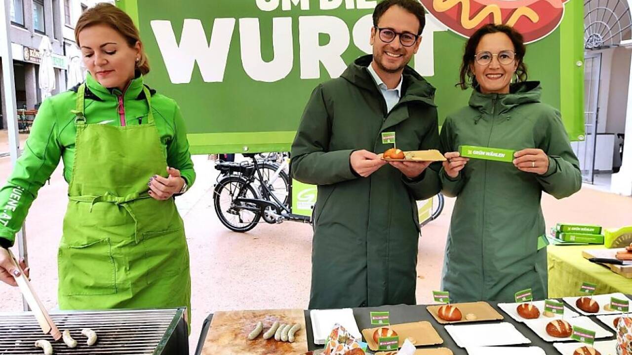 Grüne kämpfen mit Würsten um Wählerb  Grüne kämpfen mit Würsten um Wählerb