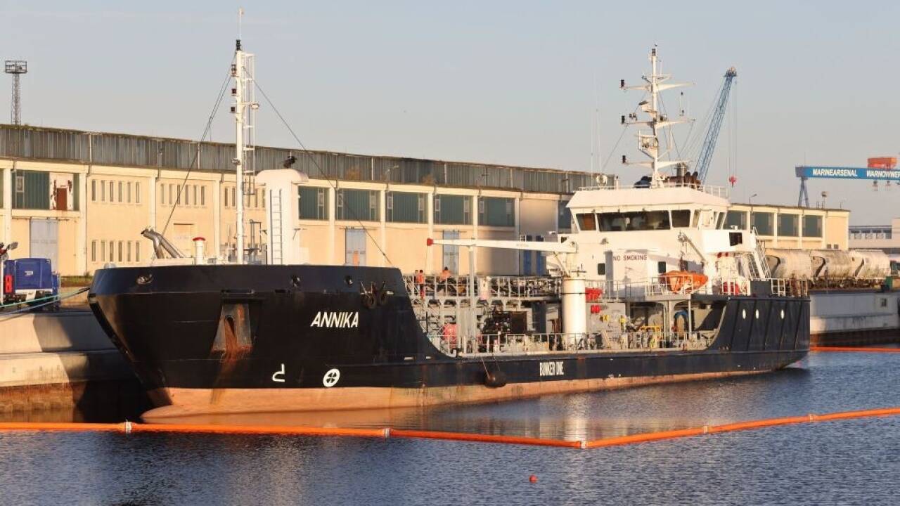 'Annika' nach Rostock geschleppt und gelöscht 
