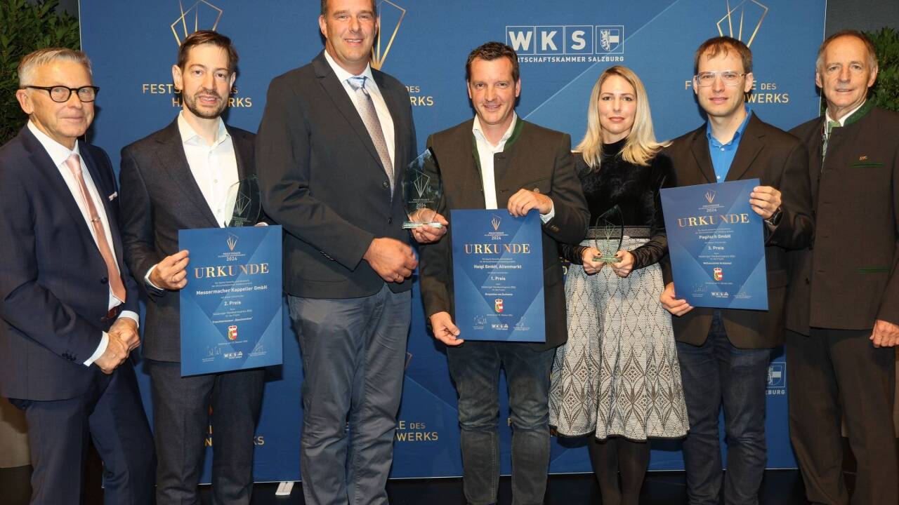 Bei der Ehrung der Fleischer-Jungmeisterin Maria Wimmer (v. l.): Gewerbe-Spartenobmann Josef Mikl, Fleischer-Innungsmeister Helmut Karl, Maria Wimmer, LH-Stv. Stefan Schnöll und WKS-Präsident Peter Buchmüller. 