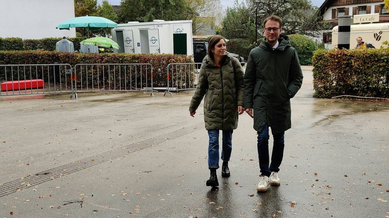 Daniel Zadra (Grüne) hat als Erster gewählt... 