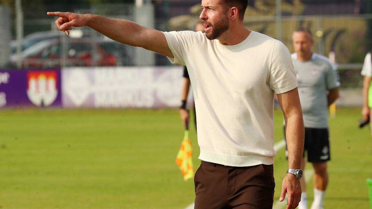 Trainer Andreas Scherer ist mit dem Westligisten St. Johann auf einem guten Weg.  Trainer Andreas Scherer ist mit dem Westligisten St. Johann auf einem guten Weg.