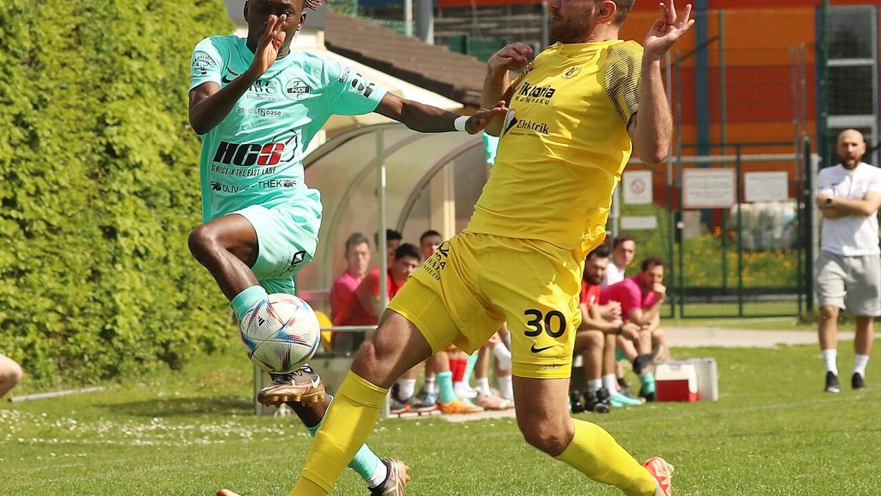 Routinier Fabian Groiss (r. im Archivbild) und seine Siezenheimer setzen ihren Erfolgslauf in der Liga fort.  Routinier Fabian Groiss (r. im Archivbild) und seine Siezenheimer setzen ihren Erfolgslauf in der Liga fort.