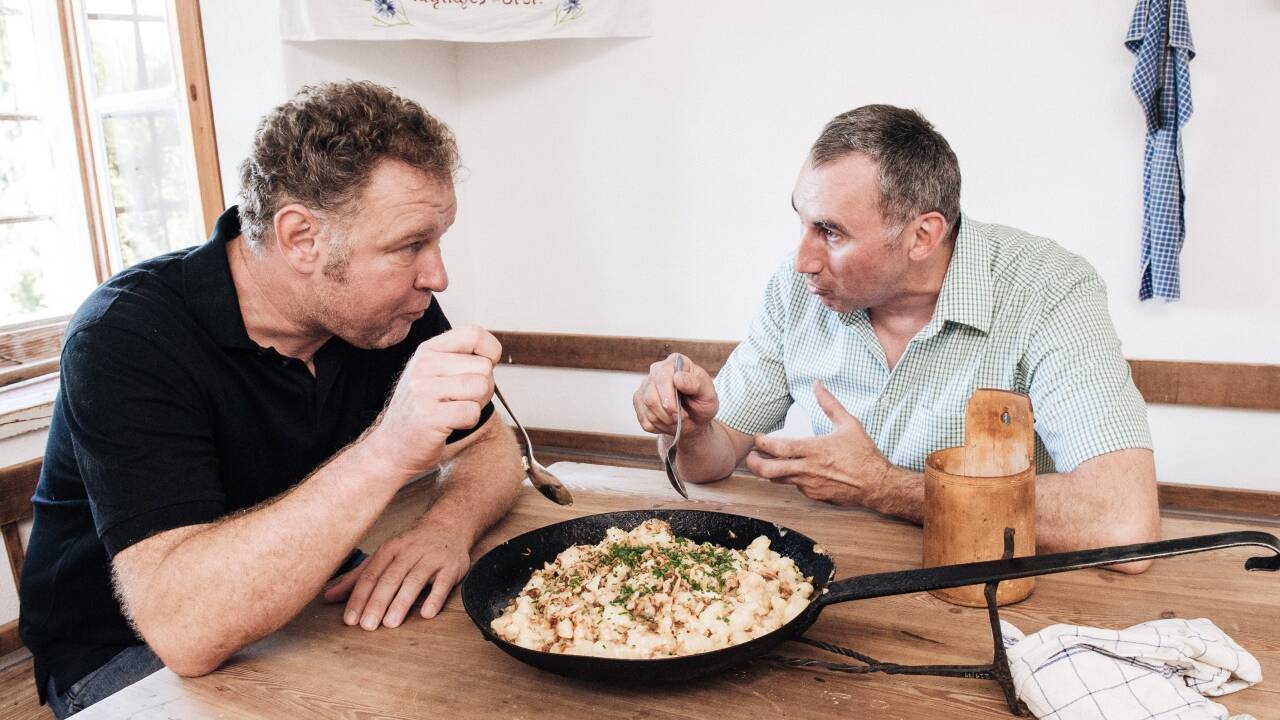 Gnaiger, Essl und ein frommer Wunsch: „Unsere täglichen Kasnockn gib uns heute.“   Gnaiger, Essl und ein frommer Wunsch: „Unsere täglichen Kasnockn gib uns heute.“