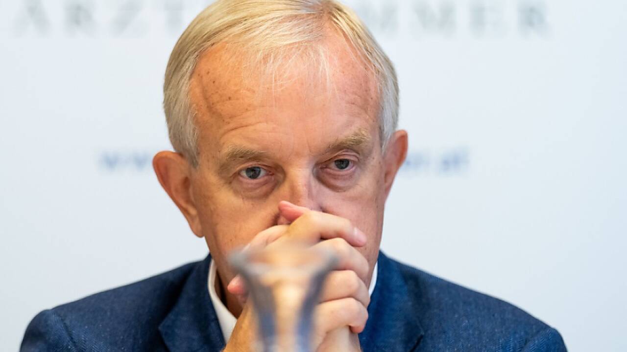 In Sorge um Einsparungen: Ärztekammerpräsident Steinhart  In Sorge um Einsparungen: Ärztekammerpräsident Steinhart