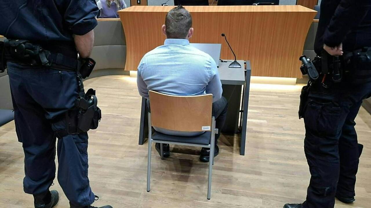 Der Angeklagte beteuerte vor Gericht, "kein Mörder zu sein"  Der Angeklagte beteuerte vor Gericht, 'kein Mörder zu sein'