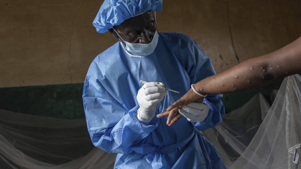 Behandlung in einem Krankenhaus in der Demokratischen Republik Kongo.  