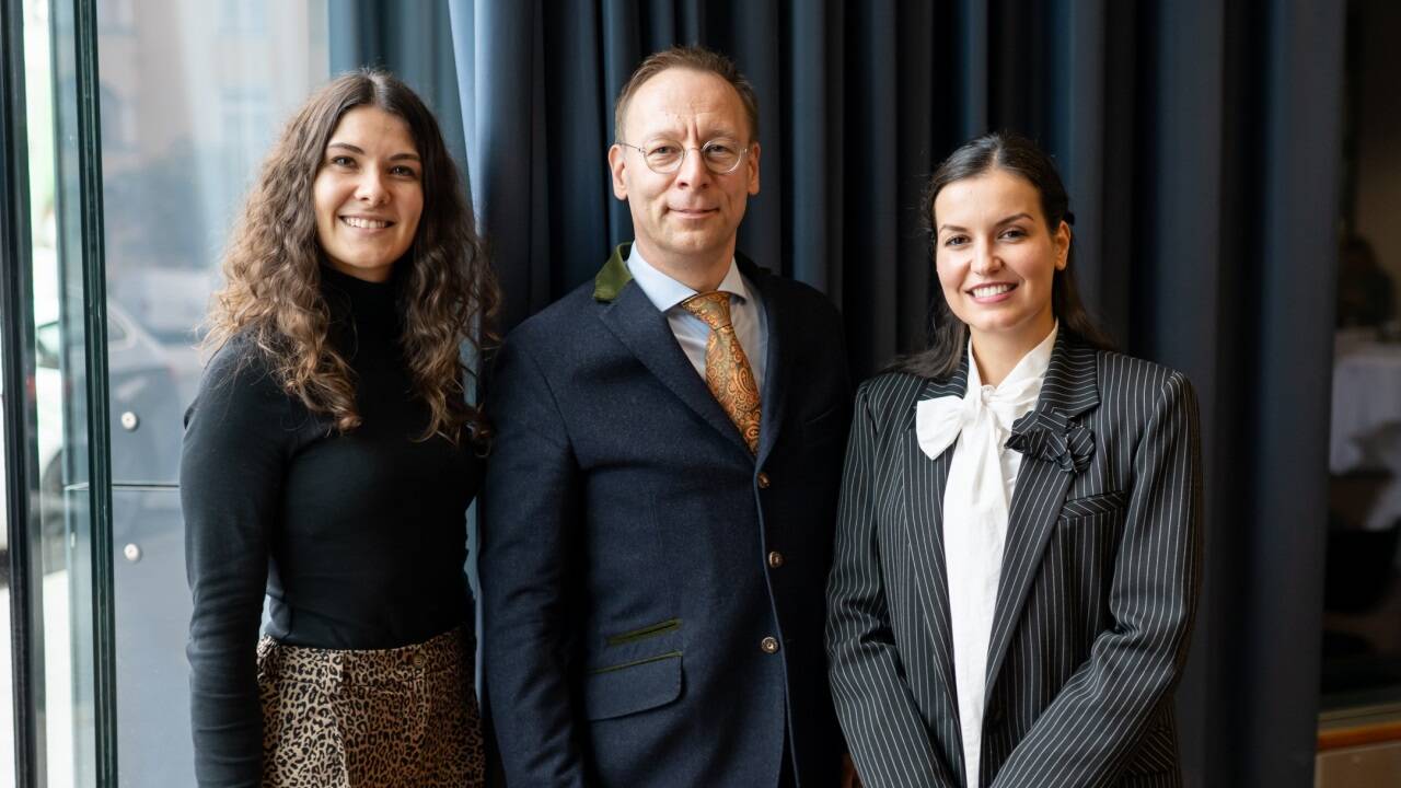 Nina Lesnik (Gasteiner Heilstollen), Thomas Albrecht (WKS) und Rediana Kashari (Wirtschaftsdelegierte). Nina Lesnik (Gasteiner Heilstollen), Thomas Albrecht (WKS) und Rediana Kashari (Wirtschaftsdelegierte).