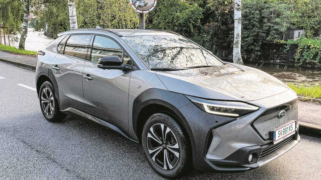 Optisch unverändert, technisch aufgewertet: der neue Subaru Solterra.  