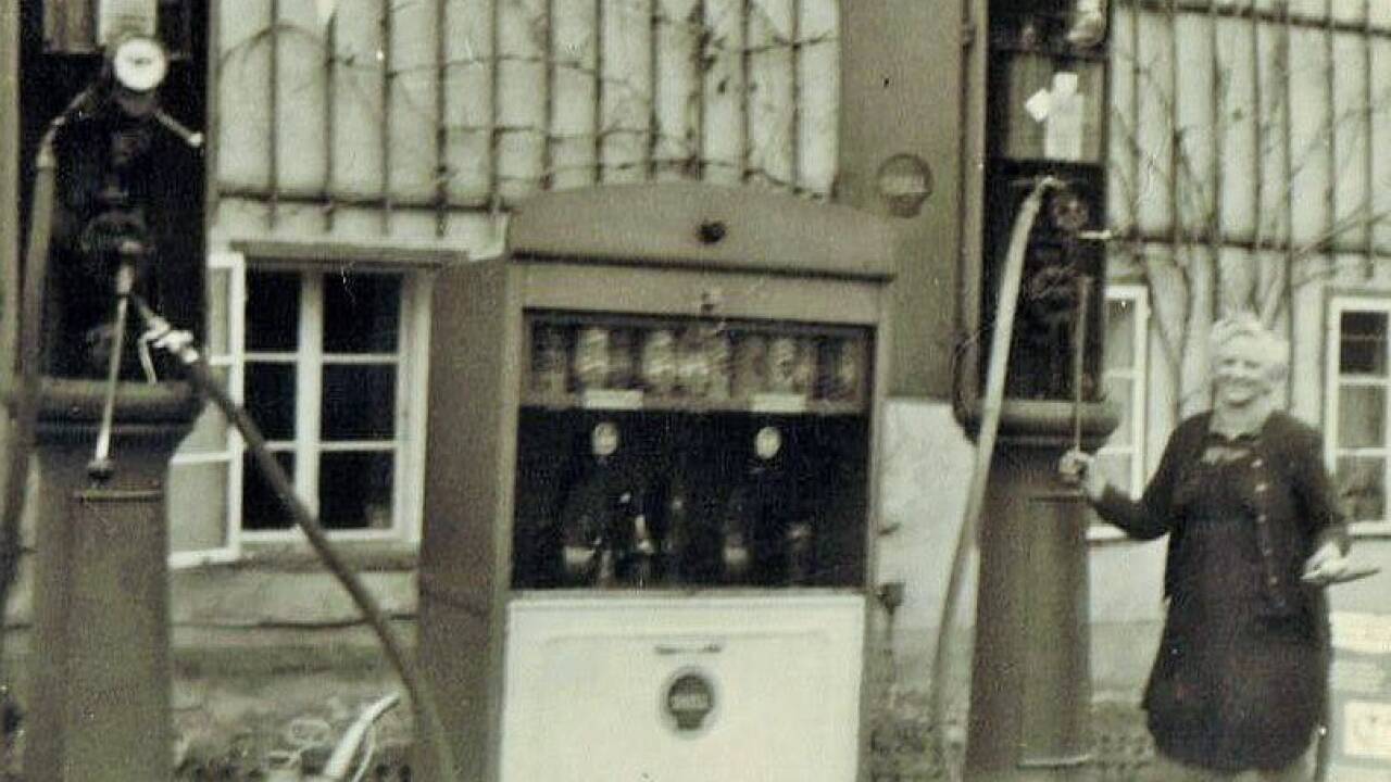 Einst gehörte auch eine Tankstelle zum Lögl. 