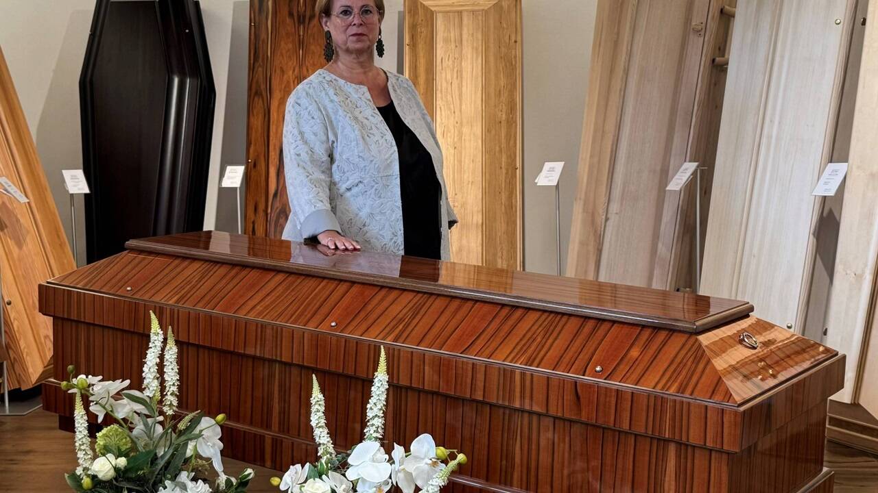  Claudia Jung von der Bestattung Jung in Salzburg-Maxglan nimmt sich bei Wünschen, die die letzte Ruhestätte betreffen, sehr viel Zeit. 