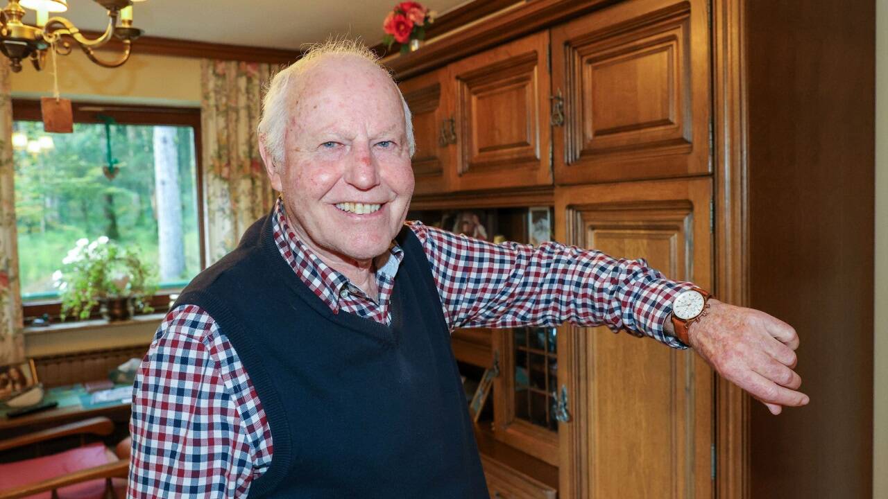 Seine Armbanduhr will Heinrich Klappacher nicht umstellen. 