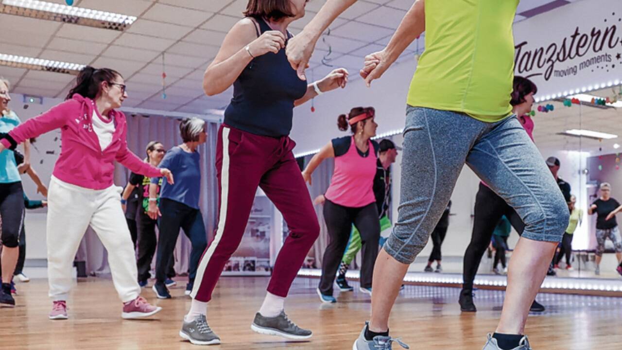Die Choreografien im Zumba sind so konzipiert, dass sie sich leicht nachmachen lassen. Fitness und Tanz sollen so kombiniert werden.  Die Choreografien im Zumba sind so konzipiert, dass sie sich leicht nachmachen lassen. Fitness und Tanz sollen so kombiniert werden.