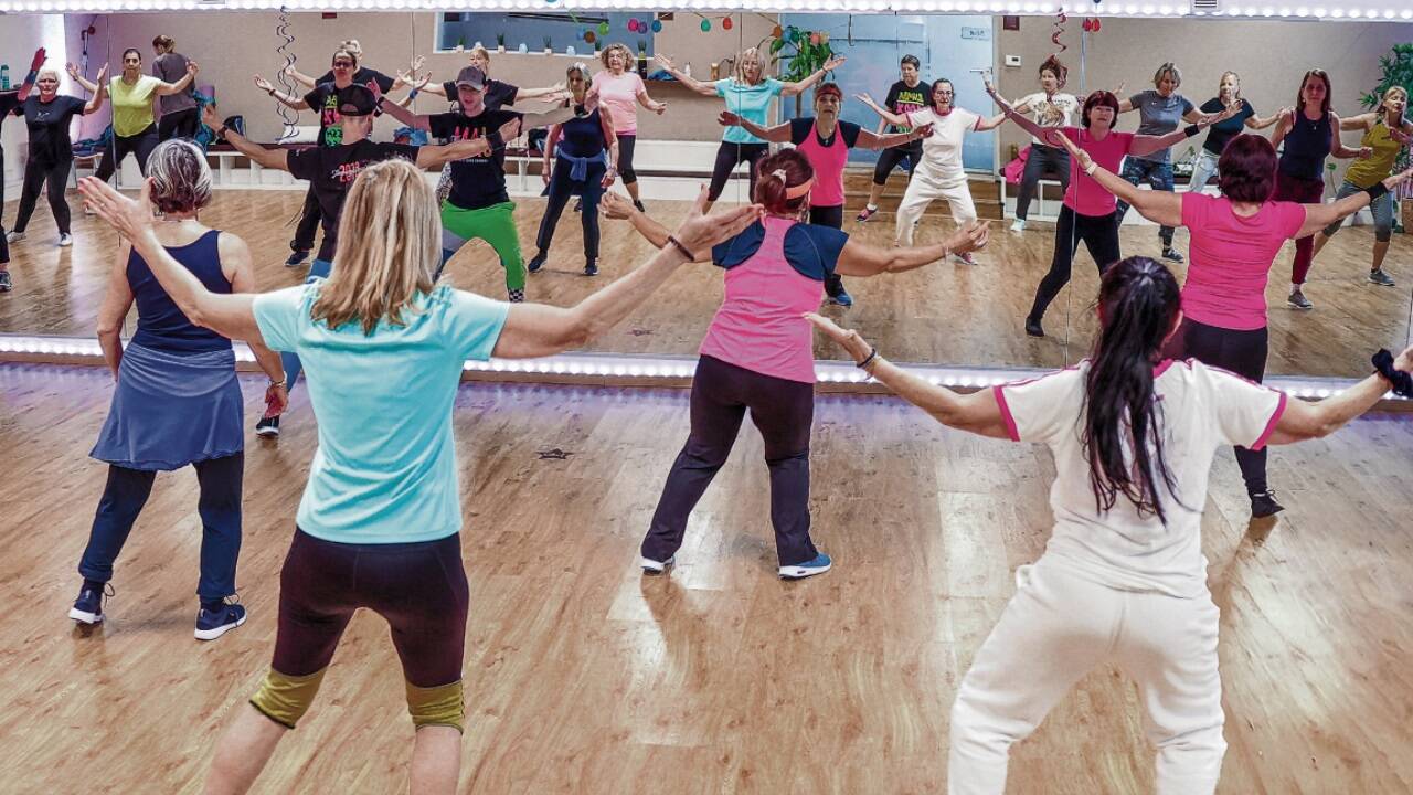 Die Choreografien im Zumba sind so konzipiert, dass sie sich leicht nachmachen lassen. Fitness und Tanz sollen so kombiniert werden.  Die Choreografien im Zumba sind so konzipiert, dass sie sich leicht nachmachen lassen. Fitness und Tanz sollen so kombiniert werden.