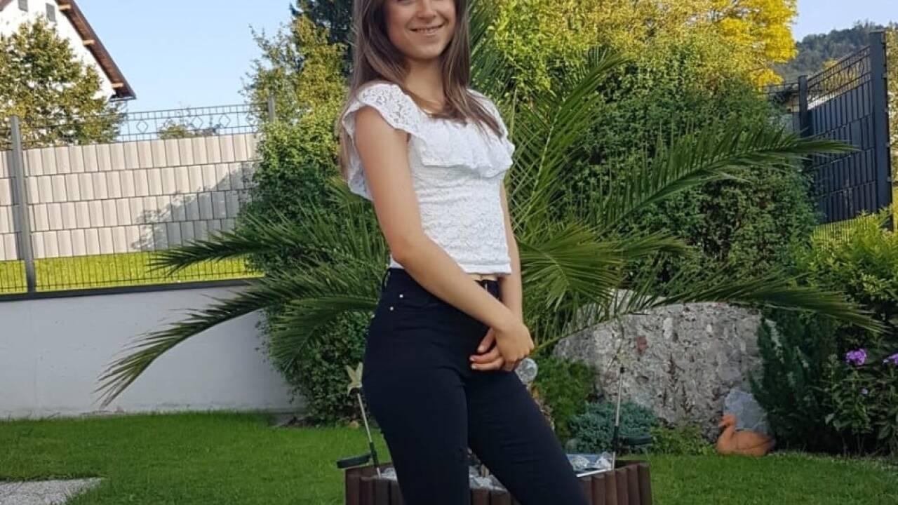 Alexandra B. vor ihrer Erkrankung. Heute verbringt sie den Großteil des Tages liegend im Bett.  