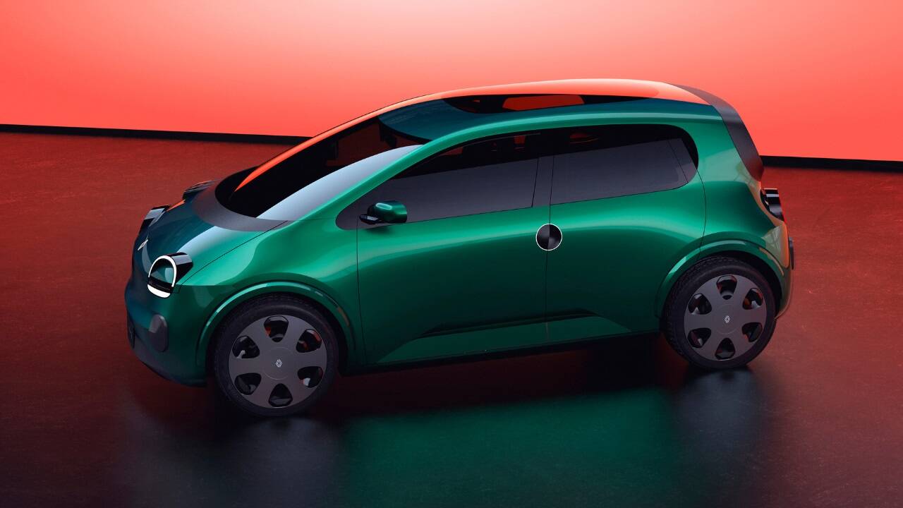 Zukunft trifft auf Vergangenheit: Der neue Renault 4 (links) sowie der zukünftige Clio (rechts oben). Dazu eine E-Limousine von Alpine. 
