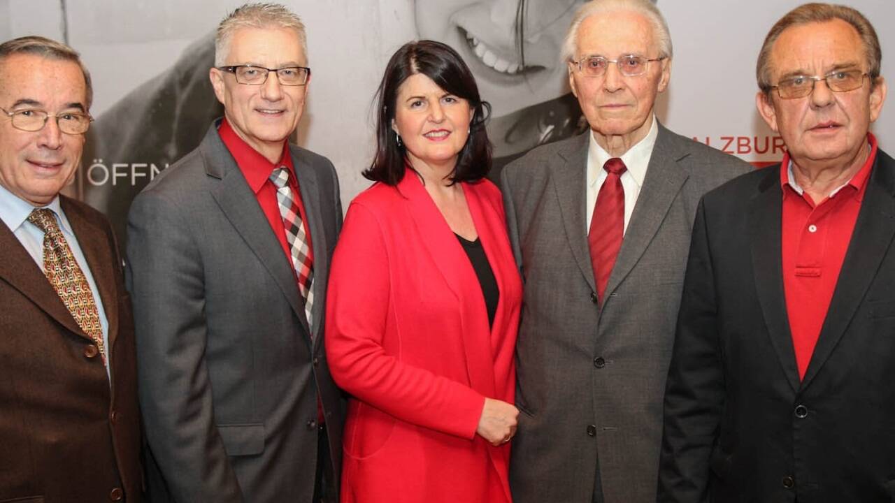 Gruppenbild der SPÖ-Vorsitzenden aus 2014: Gerhard Buchleitner, Walter Steidl, Gabi Burgstaller, Herbert Moritz und Wolfgang Radlegger.  