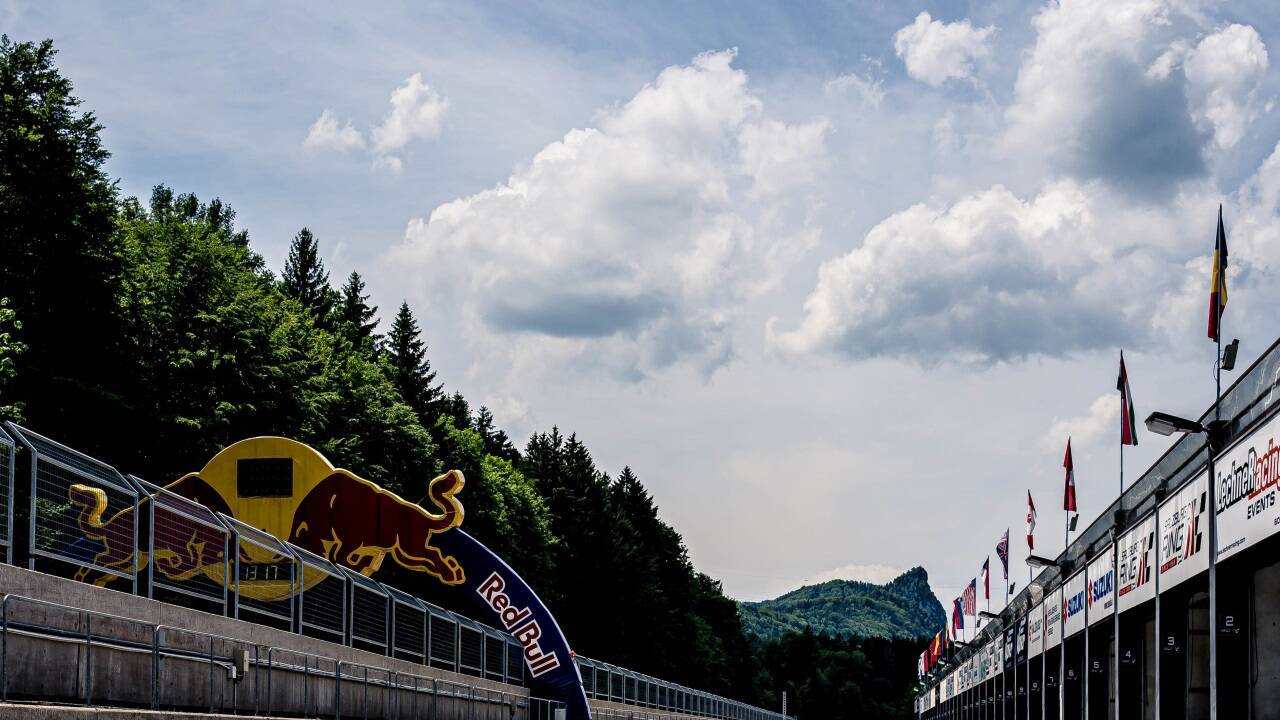 Der Salzburgring wird auch für internationale Rennserien immer attraktiver. Der Salzburgring wird auch für internationale Rennserien immer attraktiver.
