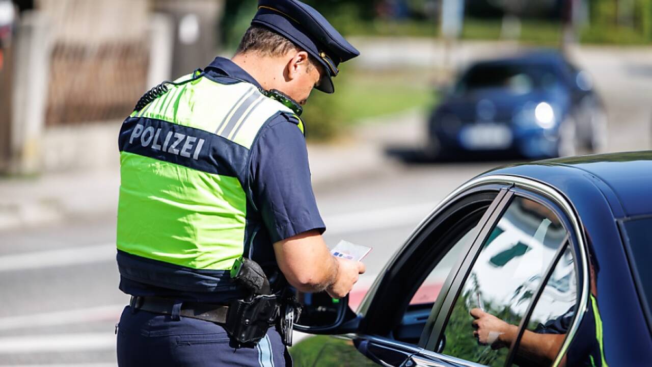 Österreichs Grenzpolizei kontrolliert bis Mitte April 2025  Österreichs Grenzpolizei kontrolliert bis Mitte April 2025