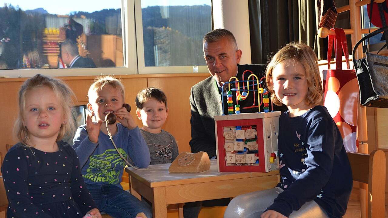 Die Gemeinde Pfarrwerfen rund um Ortschef Bernhard Weiß investiert weiter in die Kinderbetreuung.  