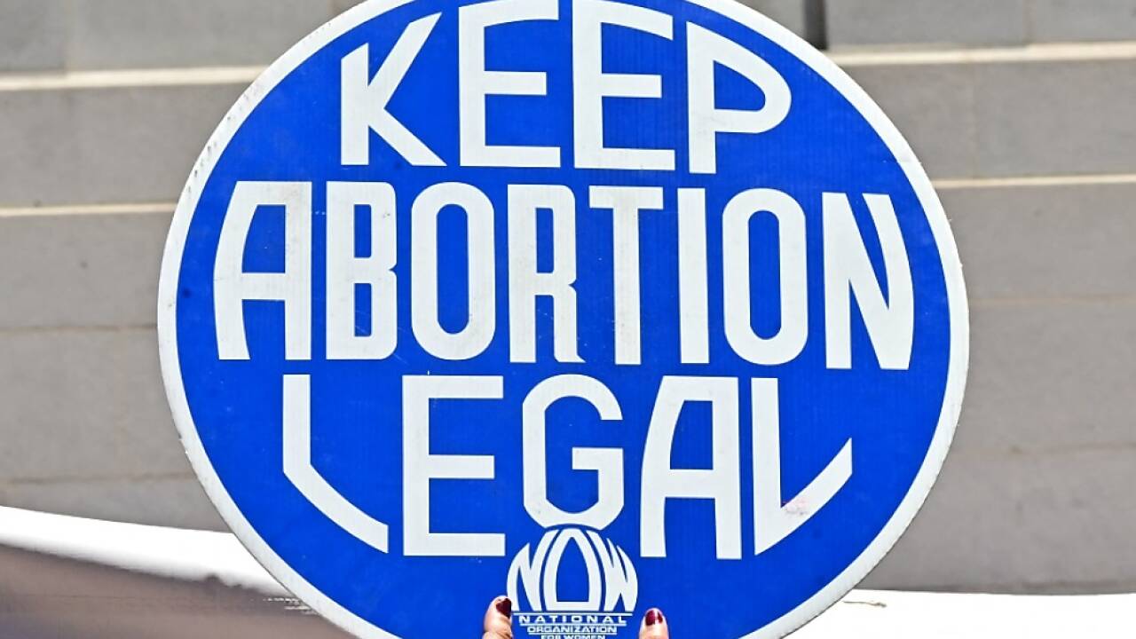 Landesweites Recht auf Abtreibung wurde in den USA aufgehoben  Landesweites Recht auf Abtreibung wurde in den USA aufgehoben