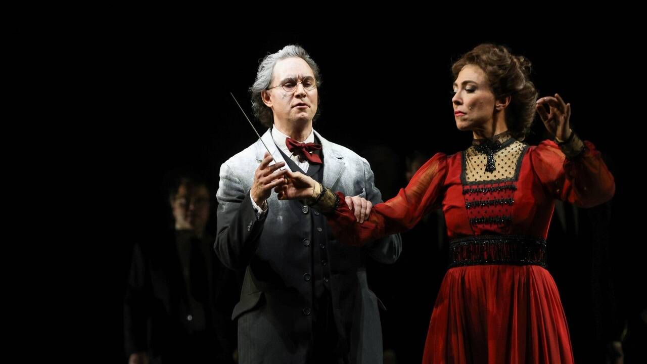 Josef Wagner als Gustav Mahler, Annette Dasch als Alma Mahler  Josef Wagner als Gustav Mahler, Annette Dasch als Alma Mahler