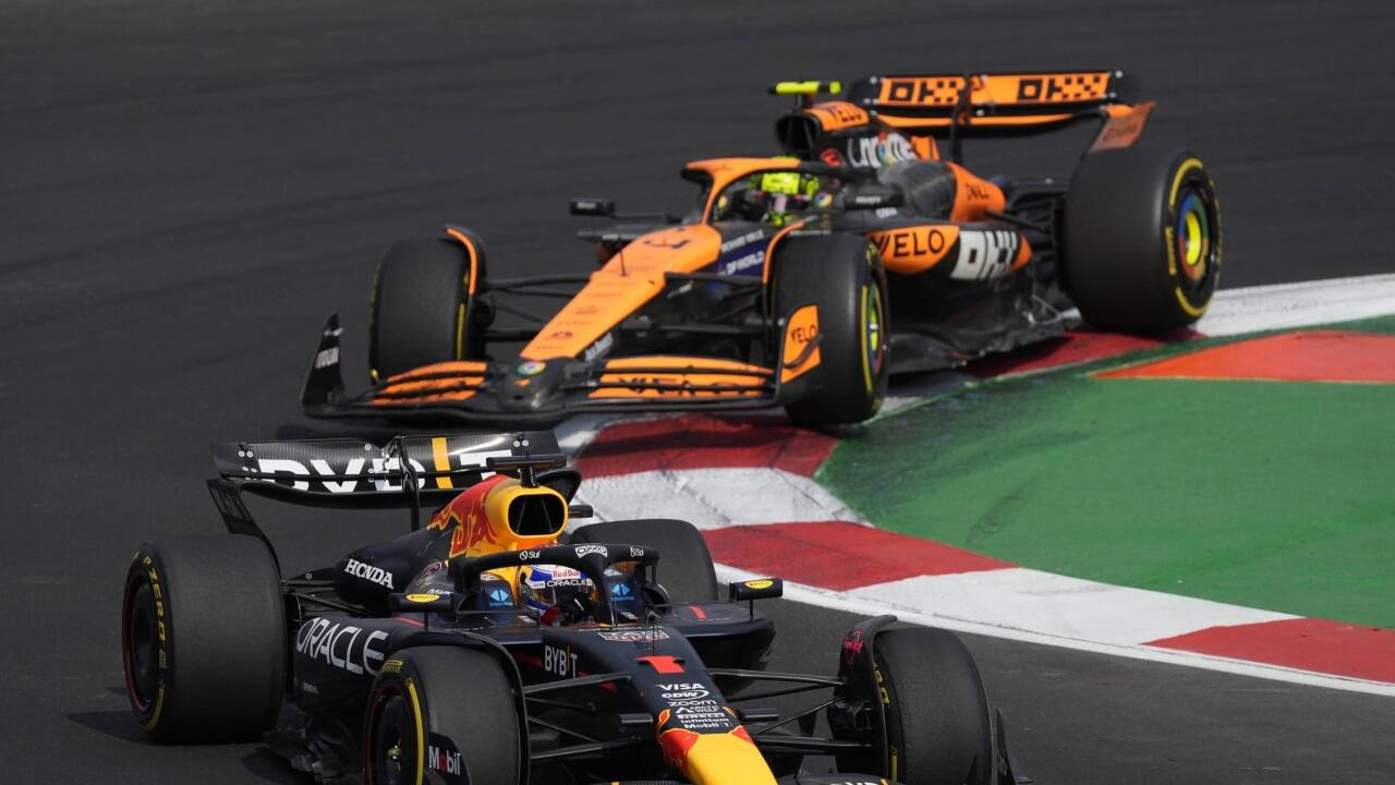 Zwischen Max Verstappen (vorn) und Lando Norris ging es auch in Mexiko wieder ordentlich zur Sache Zwischen Max Verstappen (vorn) und Lando Norris ging es auch in Mexiko wieder ordentlich zur Sache