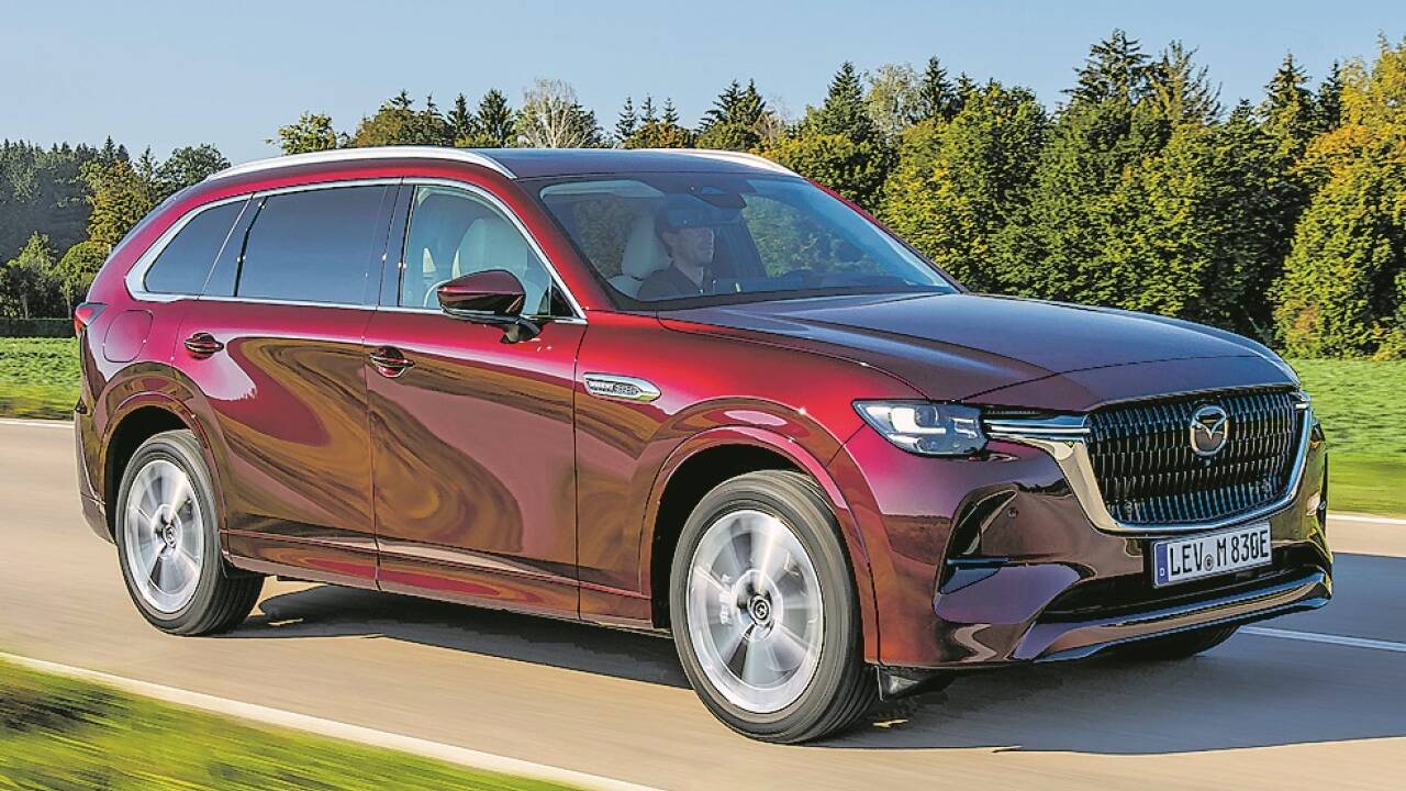 Stattliche Ausmaße, kräftige Motorisierung und jede Menge Platz im Innenraum – das alles bietet der Mazda CX-80. 