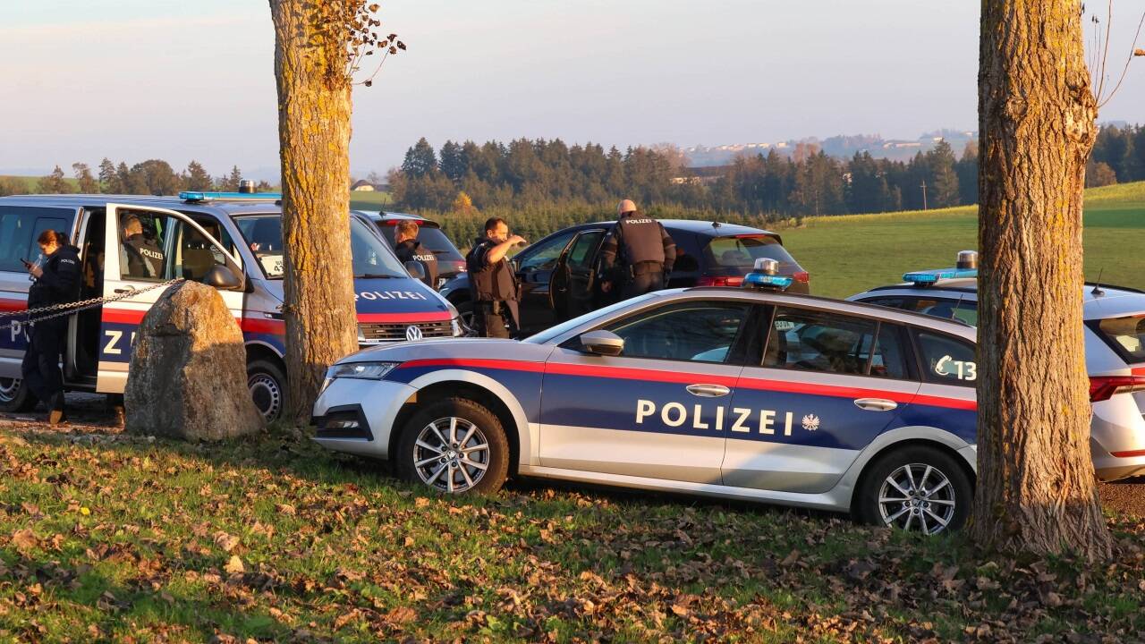 Hunderte Polizisten sind im Einsatz.   Hunderte Polizisten sind im Einsatz.