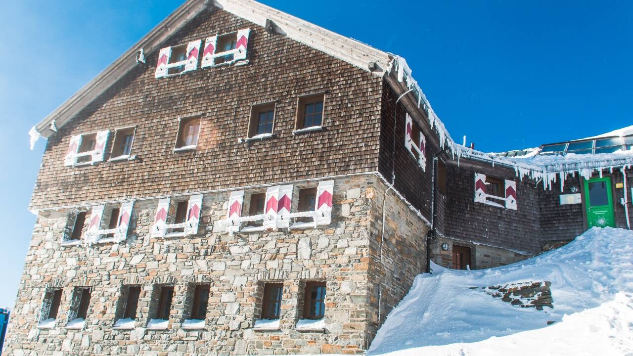 Das Zittelhaus auf 3106 Metern Seehöhe.  
