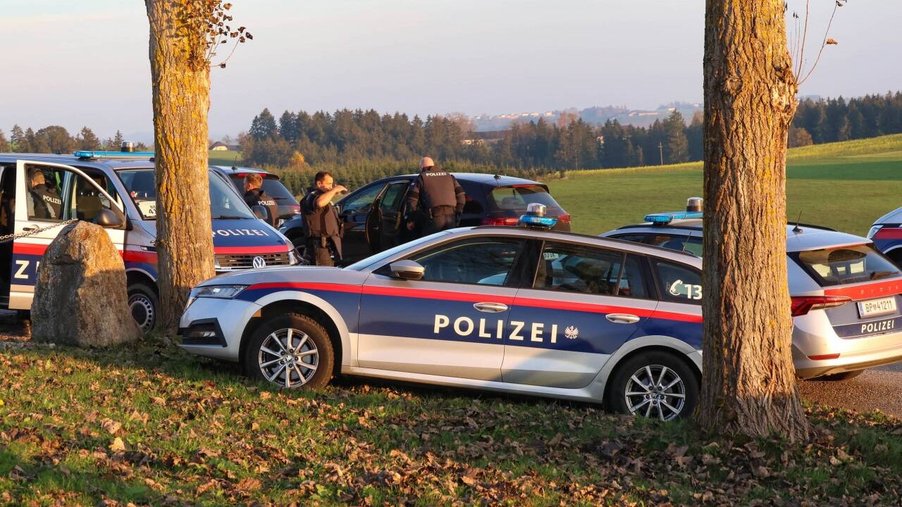 Hunderte Polizisten sind im Einsatz.  Hunderte Polizisten sind im Einsatz.