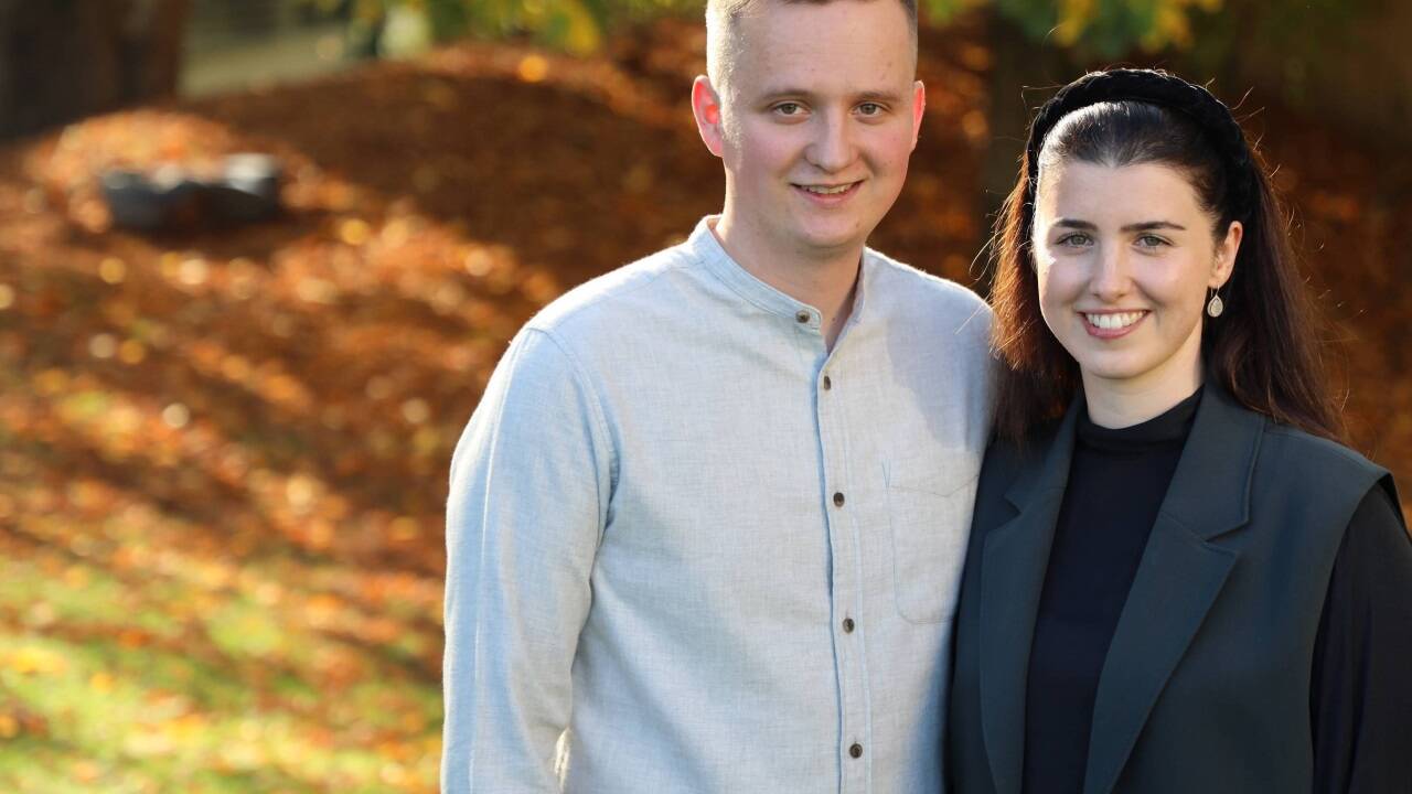 Patrick Winkler (23) und Hannah Sattlegger (26) betreiben ab Dezember das Gasthaus Kuglhof.  