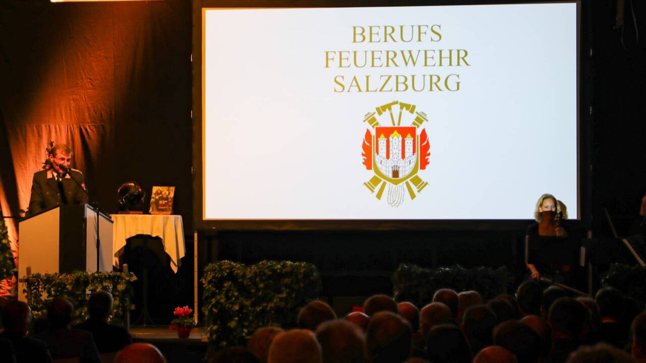Festakt bei der Berufsfeuerwehr Salzburg. 