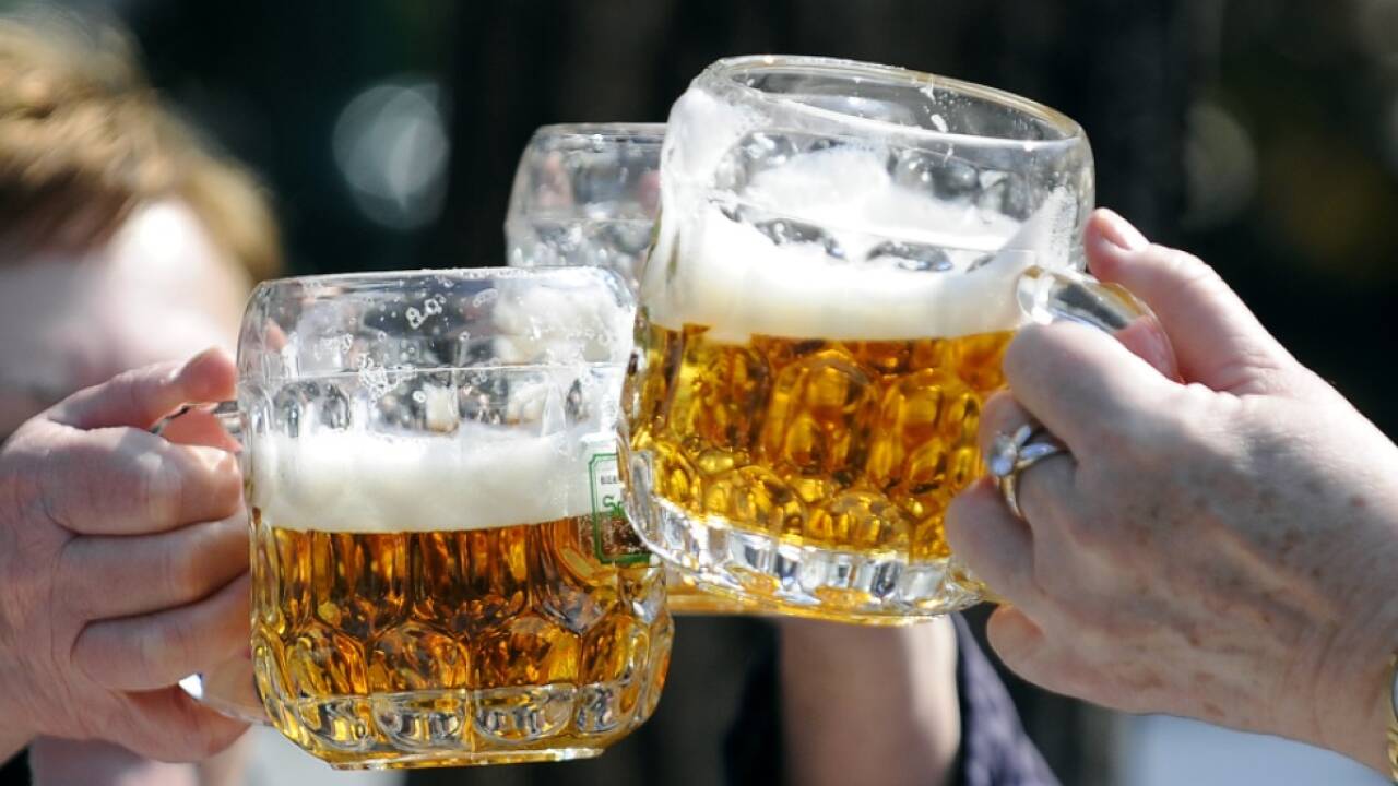 Bierpreise für Gastro und Supermarktketten steigen im Schnitt um 3,4 %  Bierpreise für Gastro und Supermarktketten steigen im Schnitt um 3,4 %