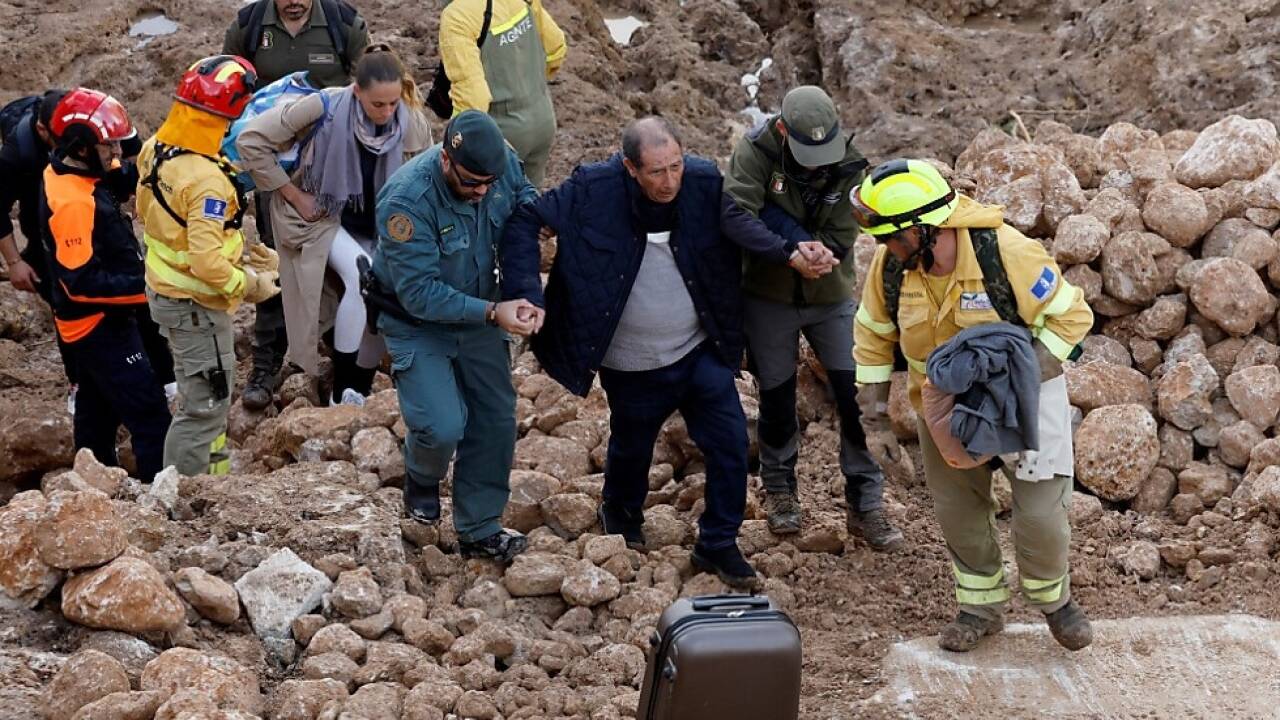 Die Helfer sind in der spanischen Katastrophenregion im Dauereinsatz 