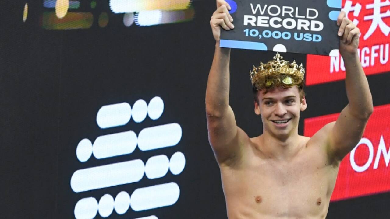 Schwimm-König Leon Marchand lässt sich feiern und gut bezahlen 